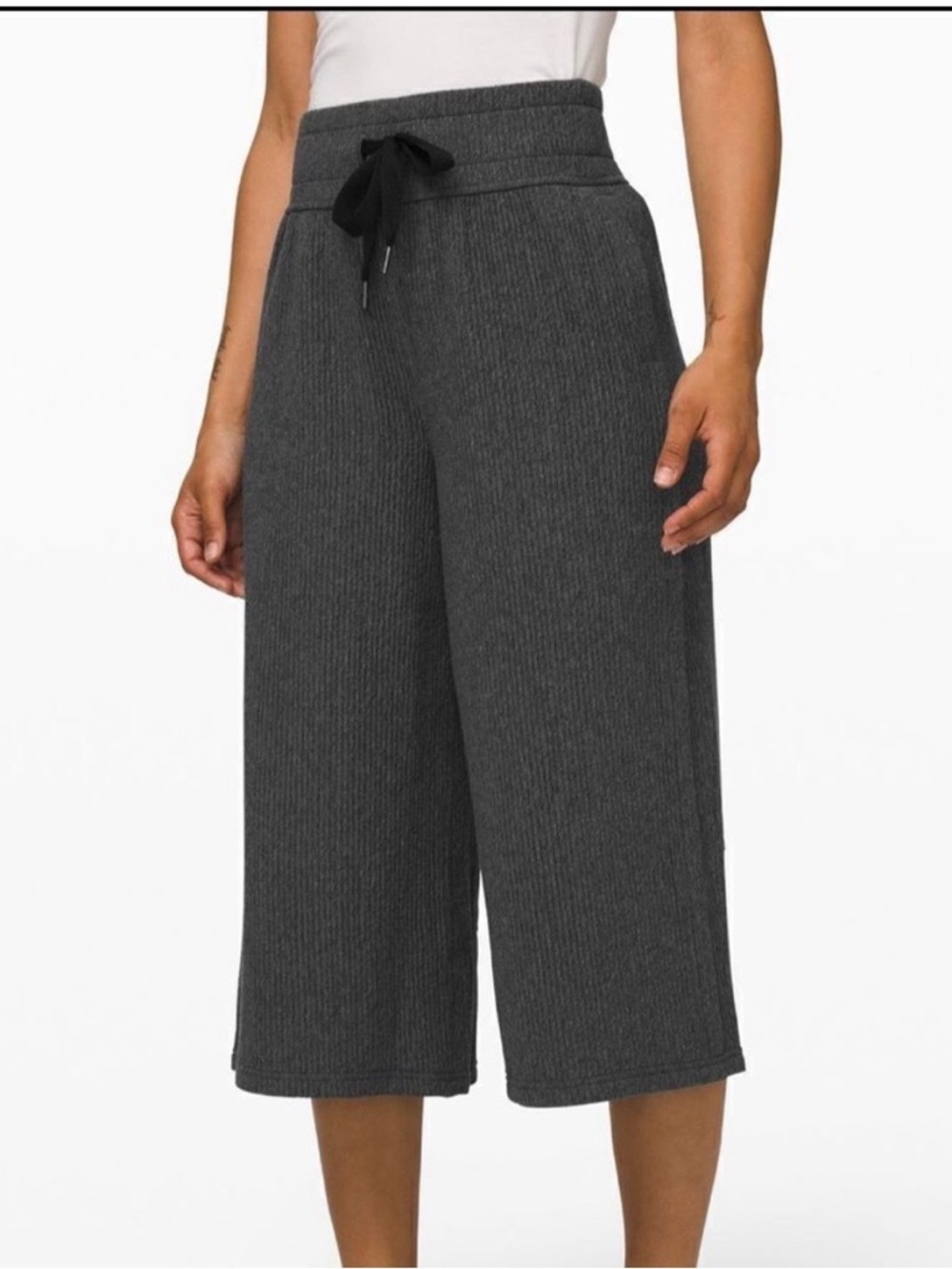 Lululemon Retreat Yourself Wide Leg Crop Pants Women's Size 4 Ribbed Dark Grey